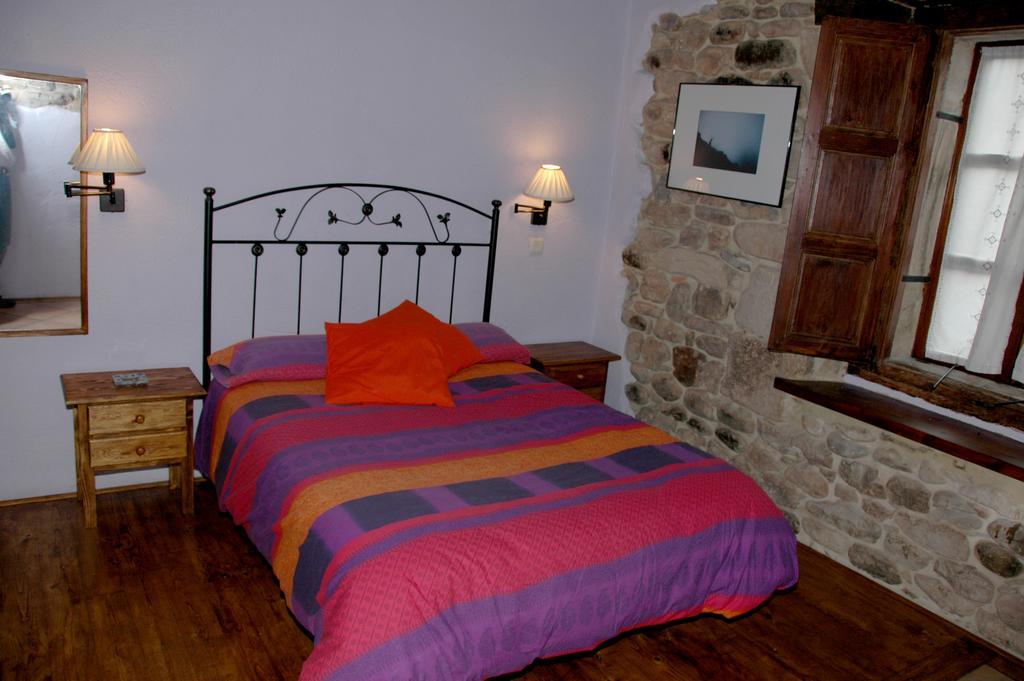 Posada Corral Mayor La Serna  Room photo